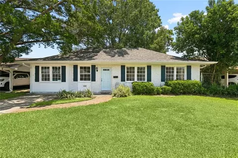 449 Stratford Dr, Harahan, LA 70123