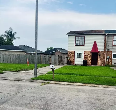 5165 Bayouview Ct, New Orleans, LA 70126
