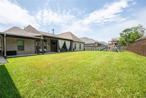 Exterior - 559 N Caleb Dr, Slidell, LA 70461 photo 7 of 9