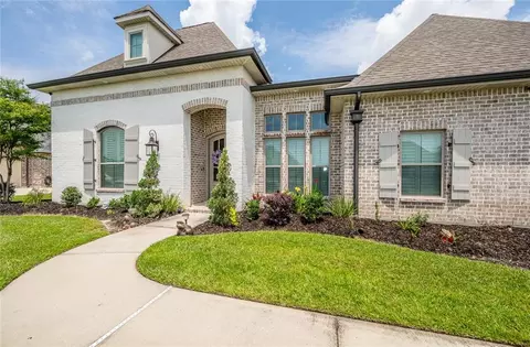 Exterior - 559 N Caleb Dr, Slidell, LA 70461 photo 2 of 9