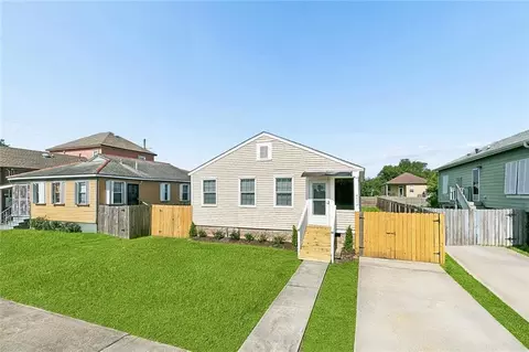6416 Lafaye St, New Orleans, LA 70122