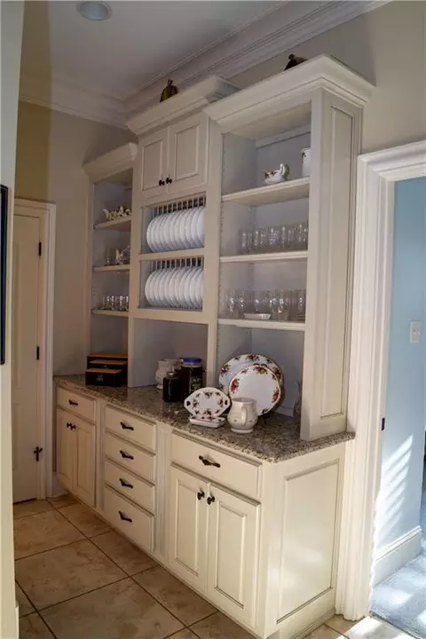Kitchen - 464 Arbor View Dr, Slidell, LA 70461 photo 3 of 3