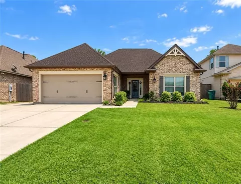 2060 Bonaire Dr, Marrero, LA 70072