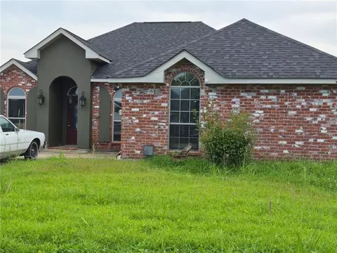 107 Chartres Ct, Laplace, LA 70068
