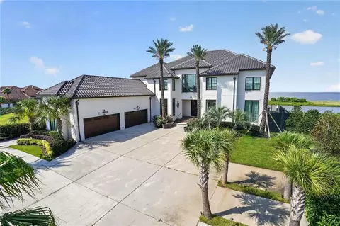 Exterior - 1480 Lakeshore Blvd, Slidell, LA 70461 photo 4 of 16