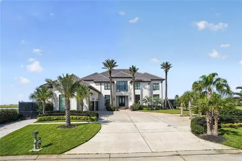 Exterior - 1480 Lakeshore Blvd, Slidell, LA 70461 photo 2 of 16