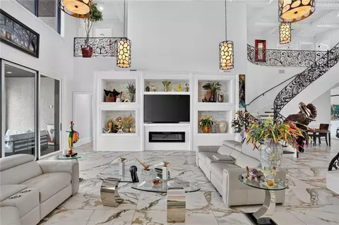 Living - 1480 Lakeshore Blvd, Slidell, LA 70461 photo 2 of 4