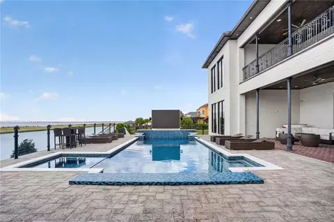 Exterior - 1480 Lakeshore Blvd, Slidell, LA 70461 photo 11 of 16