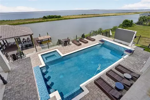 Exterior - 1480 Lakeshore Blvd, Slidell, LA 70461 photo 13 of 16