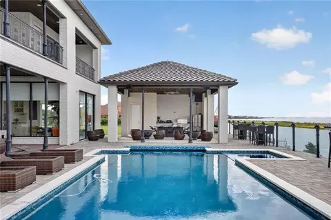 Exterior - 1480 Lakeshore Blvd, Slidell, LA 70461 photo 14 of 16