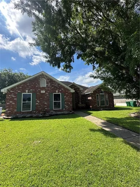 38 Cane Dr, Laplace, LA 70068