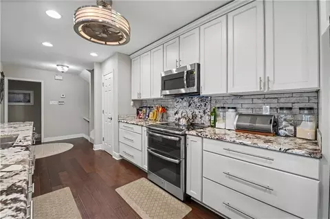 Kitchen - 24 Chamale Cove East Cv, Slidell, LA 70460 photo 1 of 5