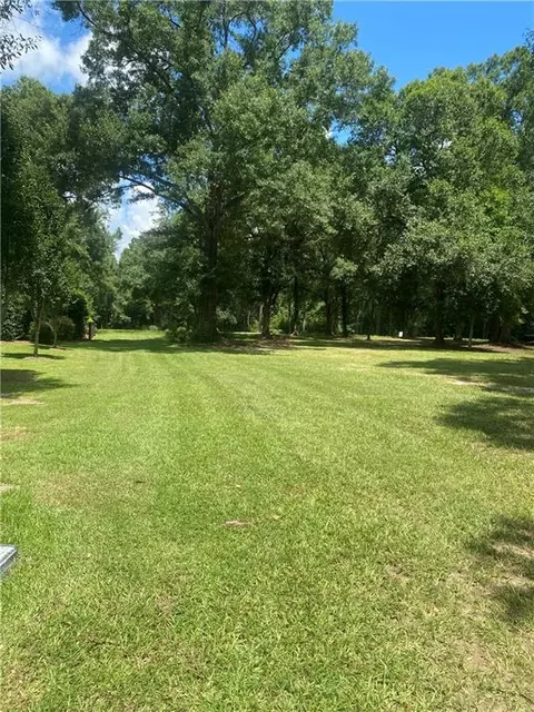 470 Trailhead Dr, Abita Springs, LA 70420