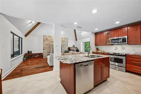 Kitchen - 258 Blue Crane No 2 Dr, Slidell, LA 70461 photo 2 of 3