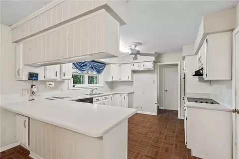Kitchen - 23153 Ray Keen Rd, Covington, LA 70435 photo 2 of 2