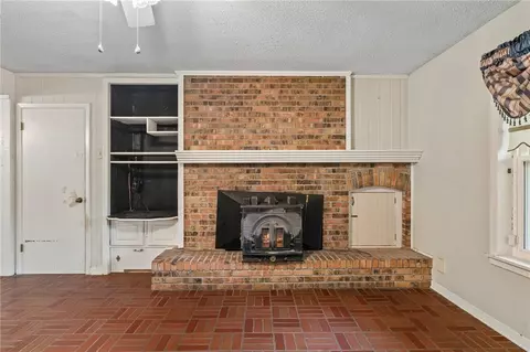 Living - 23153 Ray Keen Rd, Covington, LA 70435 photo 6 of 7