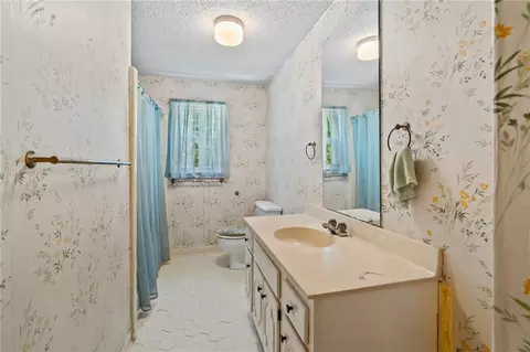 Bath - 23153 Ray Keen Rd, Covington, LA 70435 photo 1 of 3