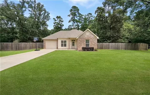 34 Adrienne St, Madisonville, LA 70447