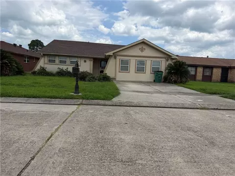 4013 N Dells Dr, Harvey, LA 70058