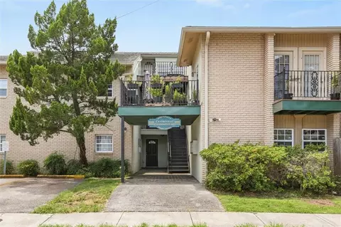 4500 Palmyra St #D, New Orleans, LA 70119