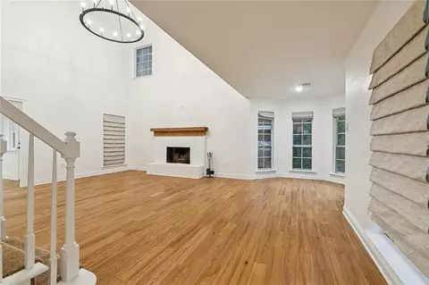 Living - 115 Golfers Dr, Covington, LA 70433 photo 2 of 6