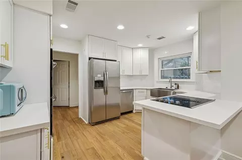 Kitchen - 115 Golfers Dr, Covington, LA 70433 photo 1 of 2
