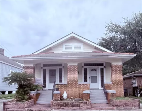 5107 Burgundy St, New Orleans, LA 70117