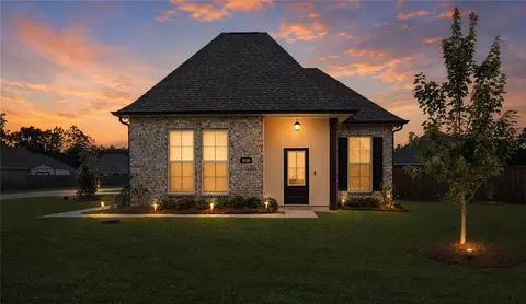 Exterior - 1190 Barrington Dr, Covington, LA 70435 photo 4 of 5
