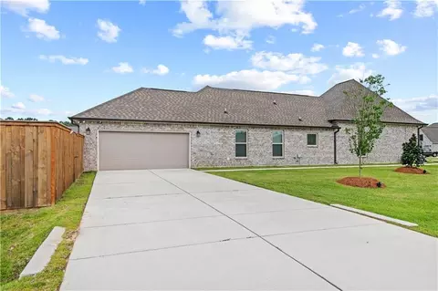 Exterior - 1190 Barrington Dr, Covington, LA 70435 photo 5 of 5