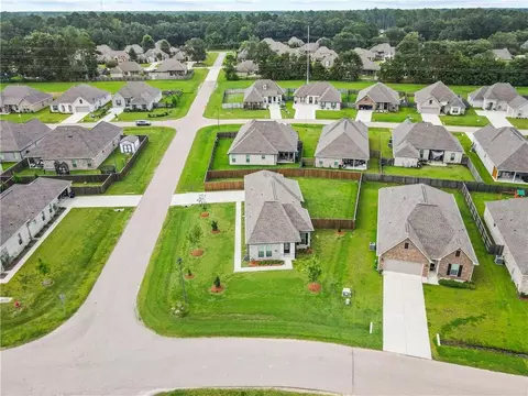 View/Area - 1190 Barrington Dr, Covington, LA 70435 photo 1 of 2