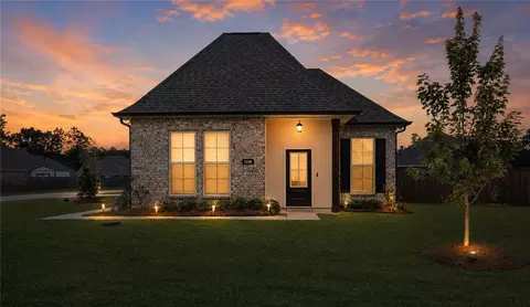 Exterior - 1190 Barrington Dr, Covington, LA 70435 photo 4 of 5