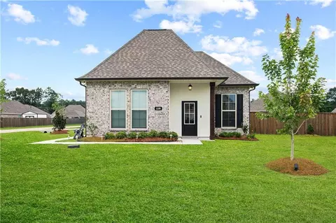 Exterior - 1190 Barrington Dr, Covington, LA 70435 photo 1 of 5