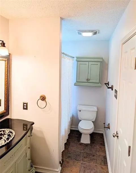 Bath - 625 Nancy St, Mandeville, LA 70448 photo 2 of 2