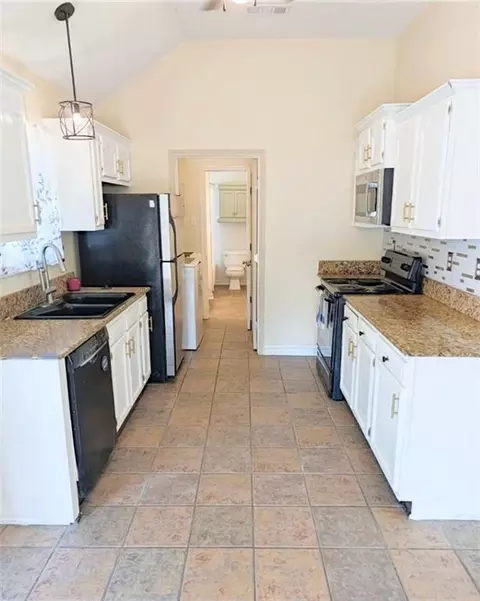 Kitchen - 625 Nancy St, Mandeville, LA 70448 photo 1 of 1