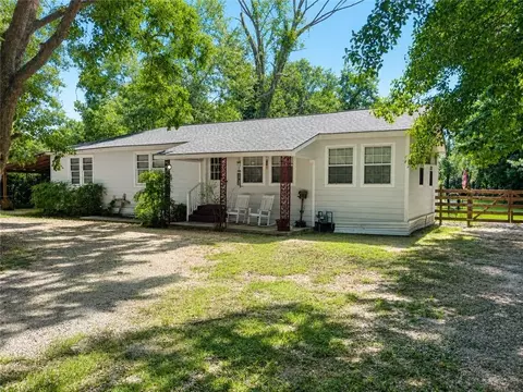 717 Avenue L Ave, Bogalusa, LA 70427