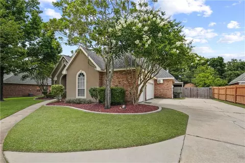 Exterior - 207 Lansdowne Dr, Slidell, LA 70461 photo 2 of 4