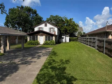 216 Transcontinental Dr, Metairie, LA 70001