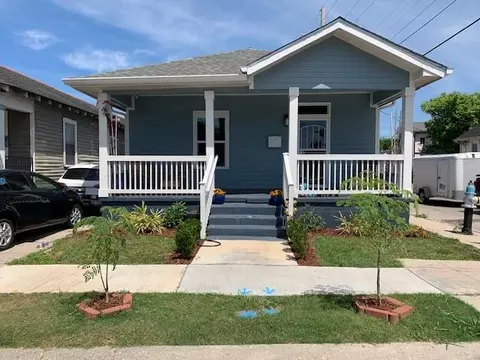 8601 Apricot St, New Orleans, LA 70118