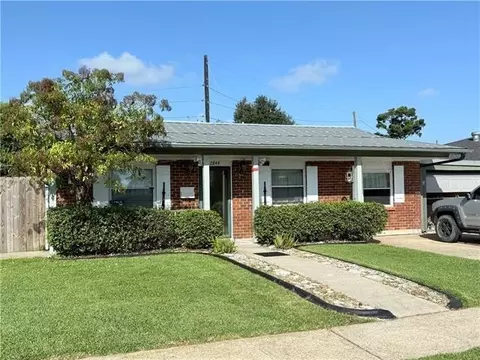 2844 Gleenbrook Dr, Gretna, LA 70053