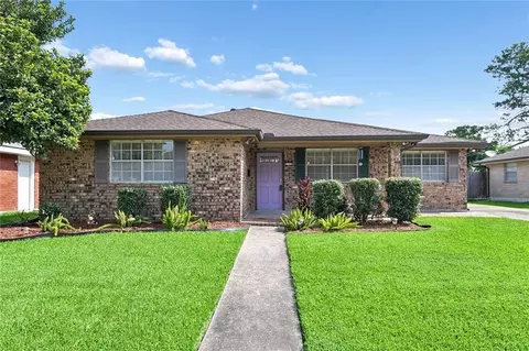 2137 Glouster Pl, Gretna, LA 70056
