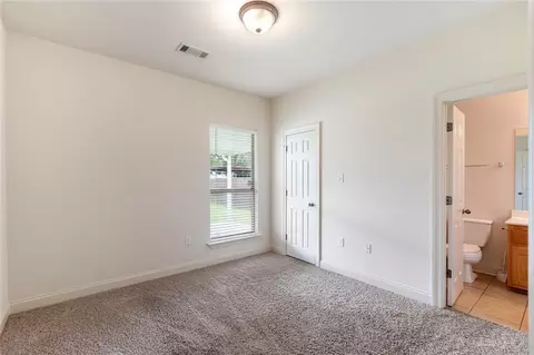 Bedroom - 32840 Fox Run Dr, Walker, LA 70785 photo 3 of 4