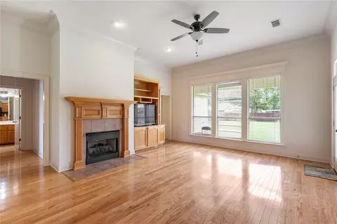 Living - 32840 Fox Run Dr, Walker, LA 70785 photo 1 of 3