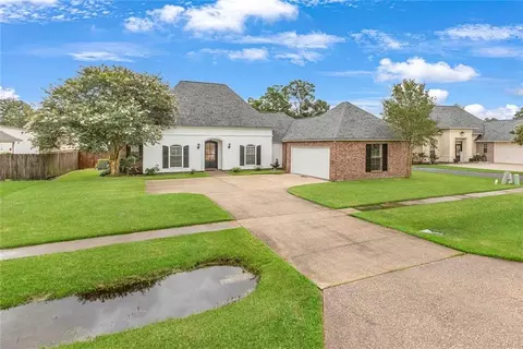 Exterior - 32840 Fox Run Dr, Walker, LA 70785 photo 2 of 3
