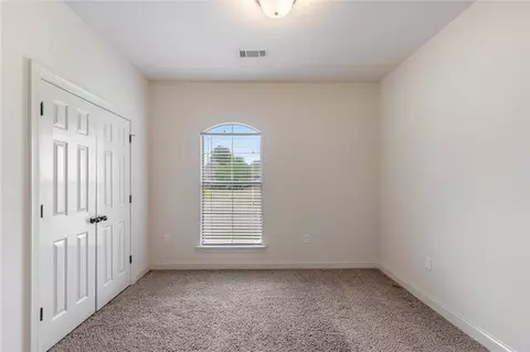 Bedroom - 32840 Fox Run Dr, Walker, LA 70785 photo 2 of 4