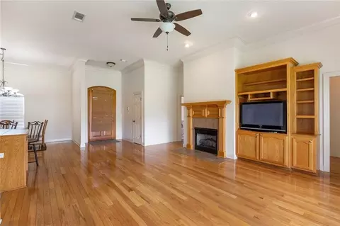Living - 32840 Fox Run Dr, Walker, LA 70785 photo 3 of 3