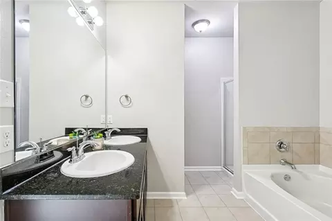 Bath - 125 E Lake Ct, Slidell, LA 70461 photo 2 of 3