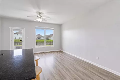 Living - 125 E Lake Ct, Slidell, LA 70461 photo 2 of 4
