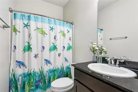 Bath - 125 E Lake Ct, Slidell, LA 70461 photo 1 of 3