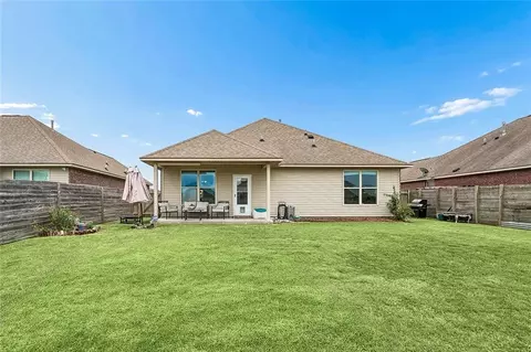 Exterior - 125 E Lake Ct, Slidell, LA 70461 photo 3 of 7
