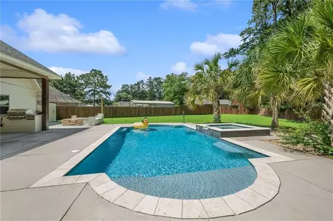 Exterior - 109 Sherry Ct, Covington, LA 70433 photo 6 of 8